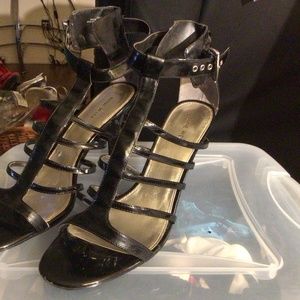 Black patented leather sandal